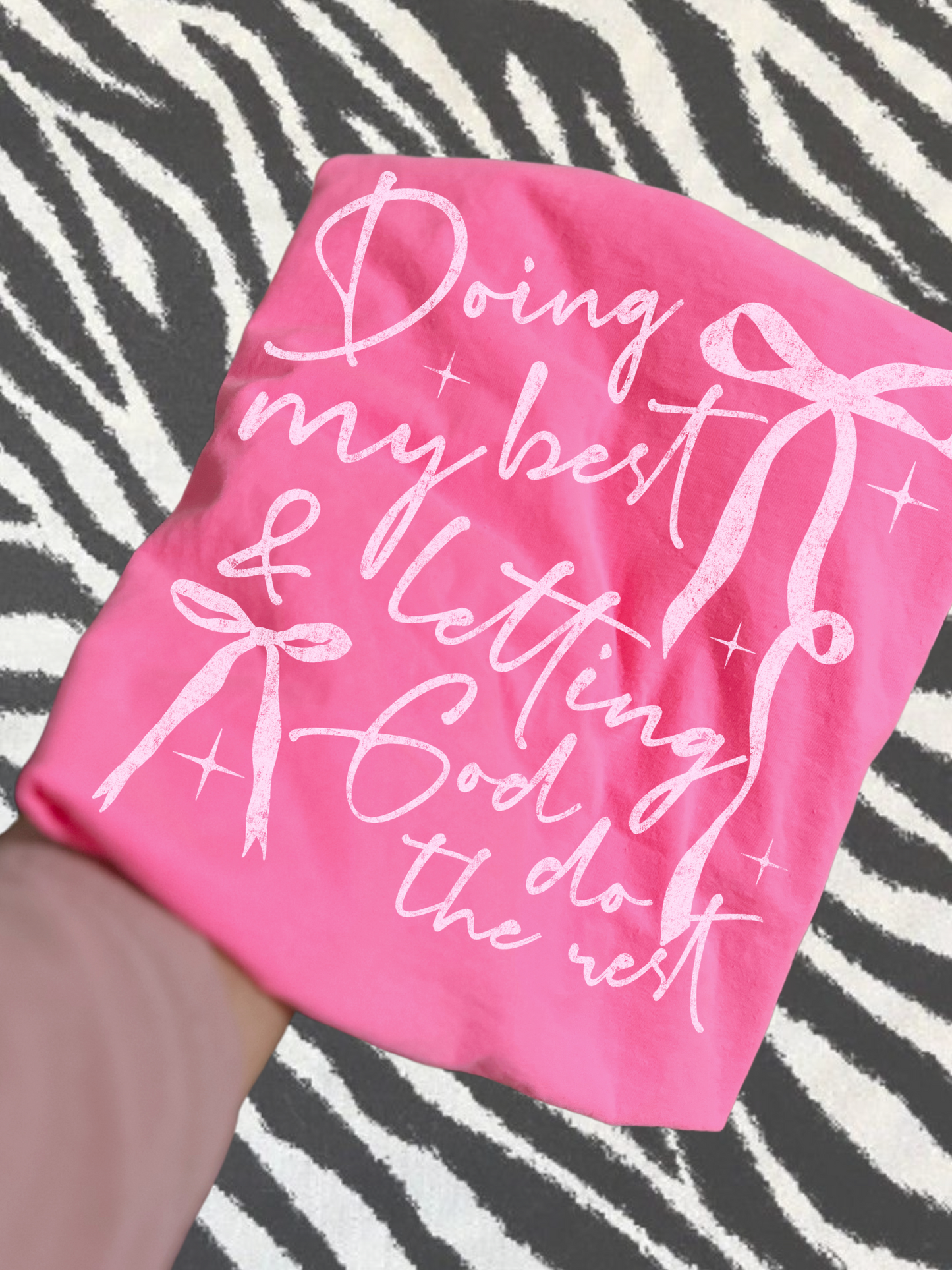 doing my best neon pink comfort colors tee