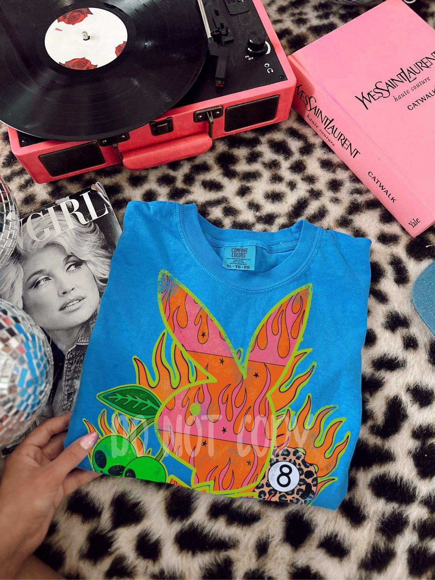 Retro Flame Bunny Royal Caribe comfort colors teeo
